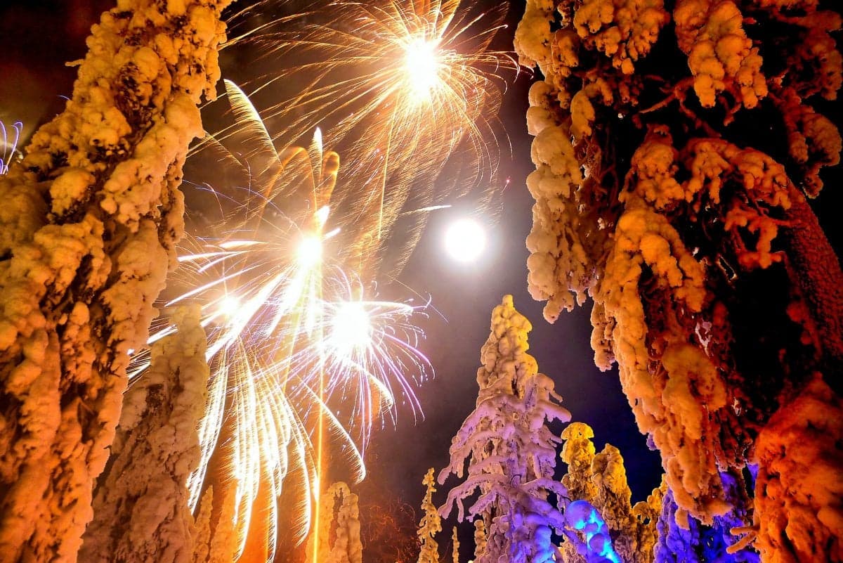 Нова година в ГЪРЦИЯ - ПАРАЛИЯ КАТЕРИНИ - хотел "Yakinthos" 3* - 4 нощувки! Специално предложение!