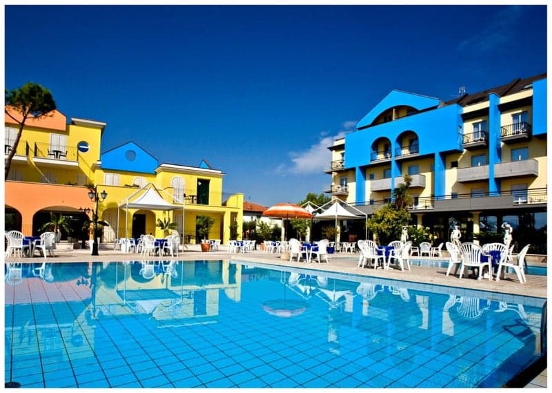 Почивка в ИТАЛИЯ - ГРОТАМАРЕ, хотел Parco dei Principi 4* - със самолет и обслужване на български език! Гарантирани места!