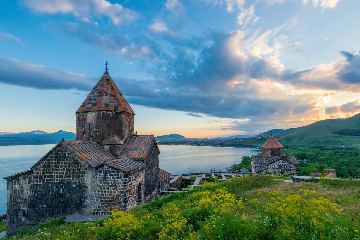 Екскурзия в АРМЕНИЯ - Ереван - природа, култура и древни традиции - със самолет, на български език!