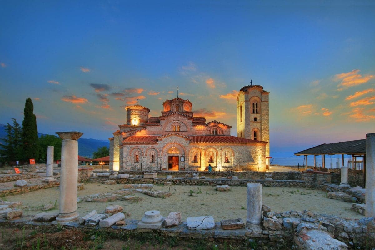Нова година в Охрид - хотел "Unique Resort and SPA" **** - 3 нощувки, 3 закуски и 3 вечери, вкл. празнична новогодишна вечеря с богато меню и музика на живо! - екскурзия с автобус