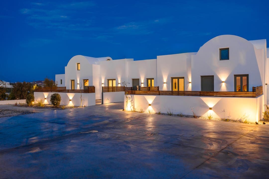 Acro Caldo Suites