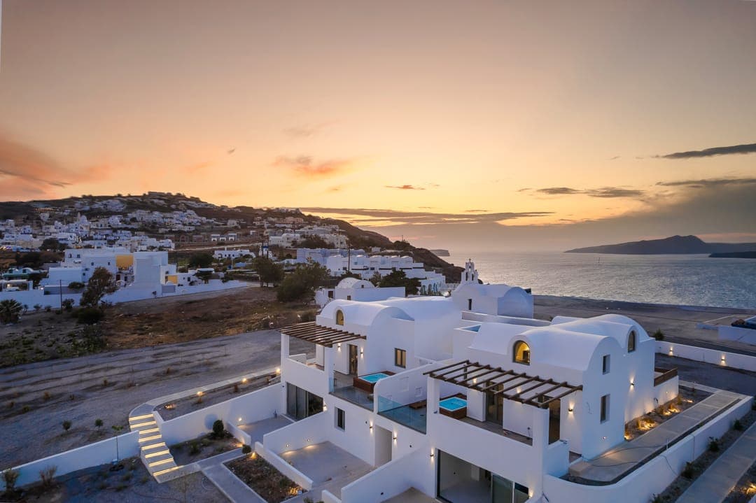 Acro Caldo Suites