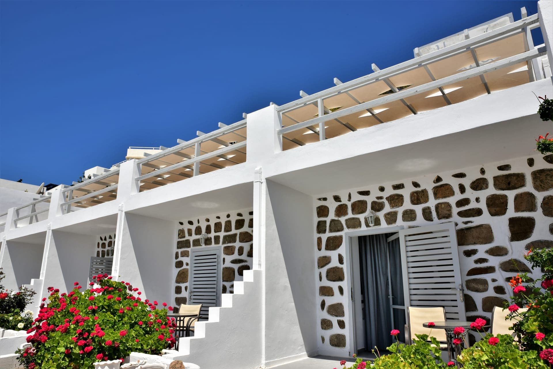 Adamas Hotel