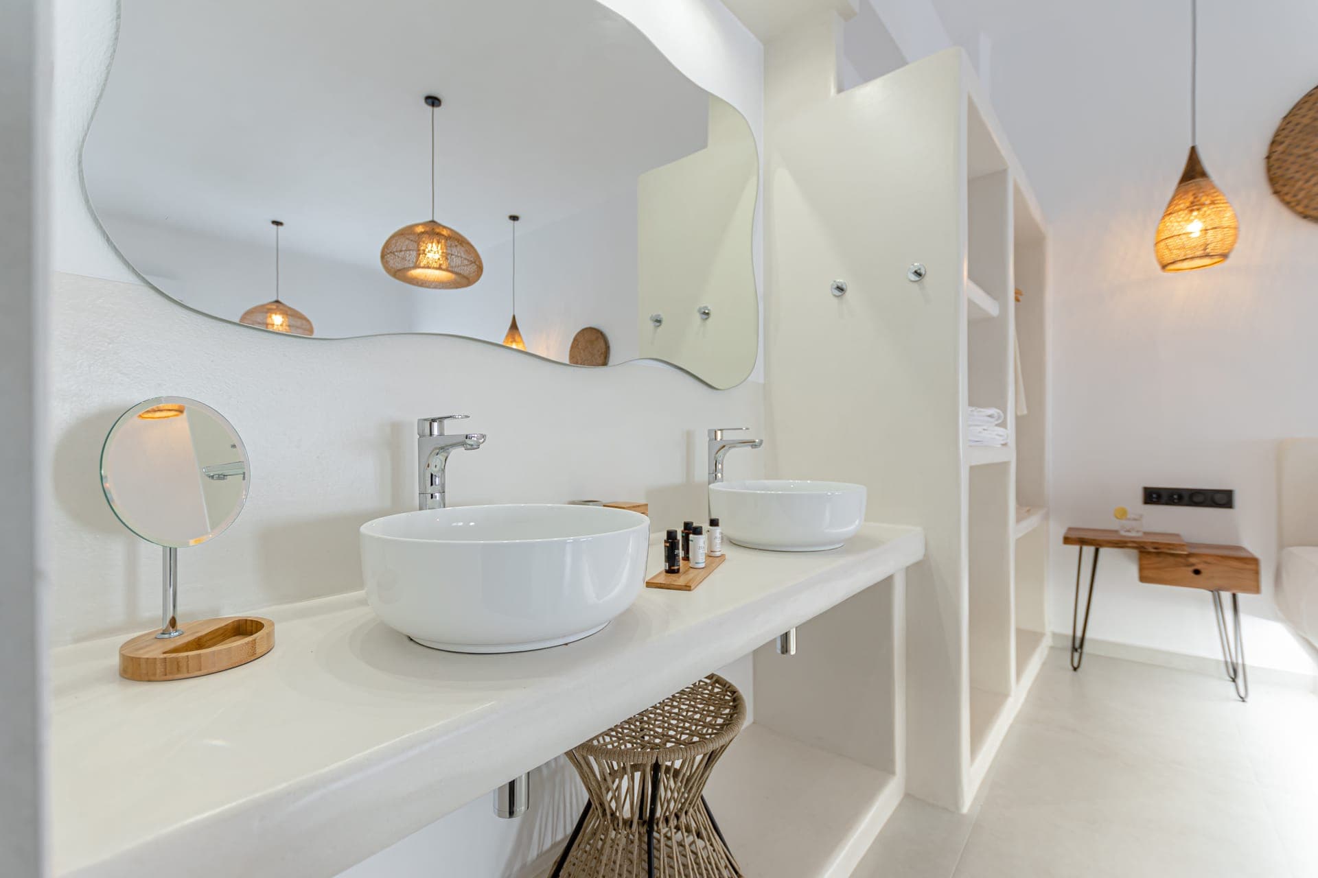 Adama's Suites