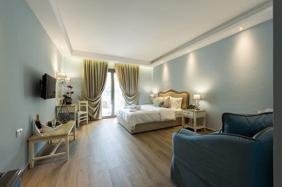 Adam's Hotel