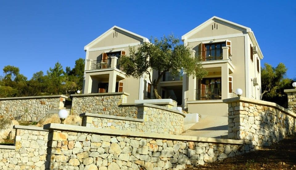 Adastra Ithaca Luxury Suites