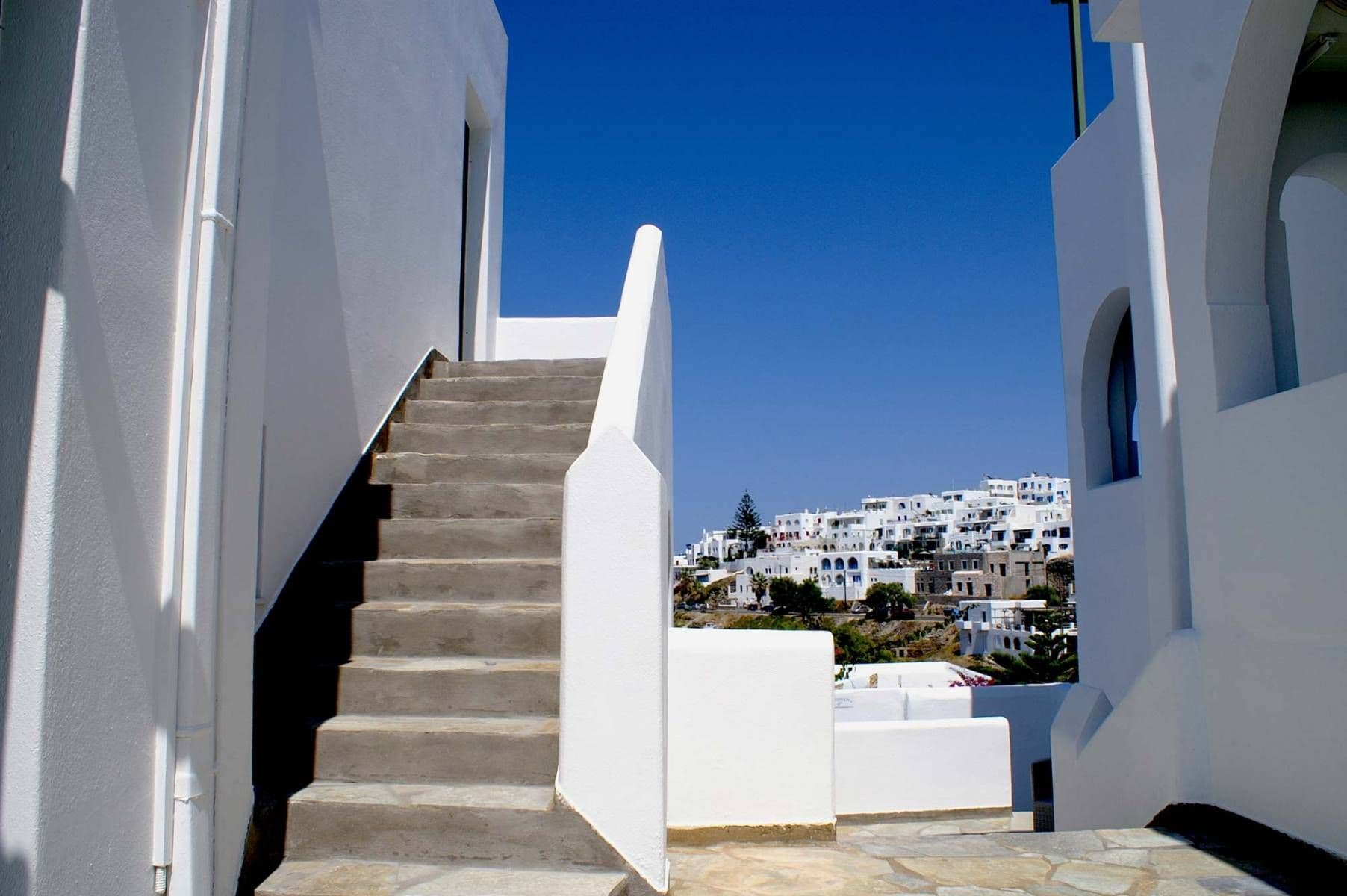 Adonis Hotel & Apartments