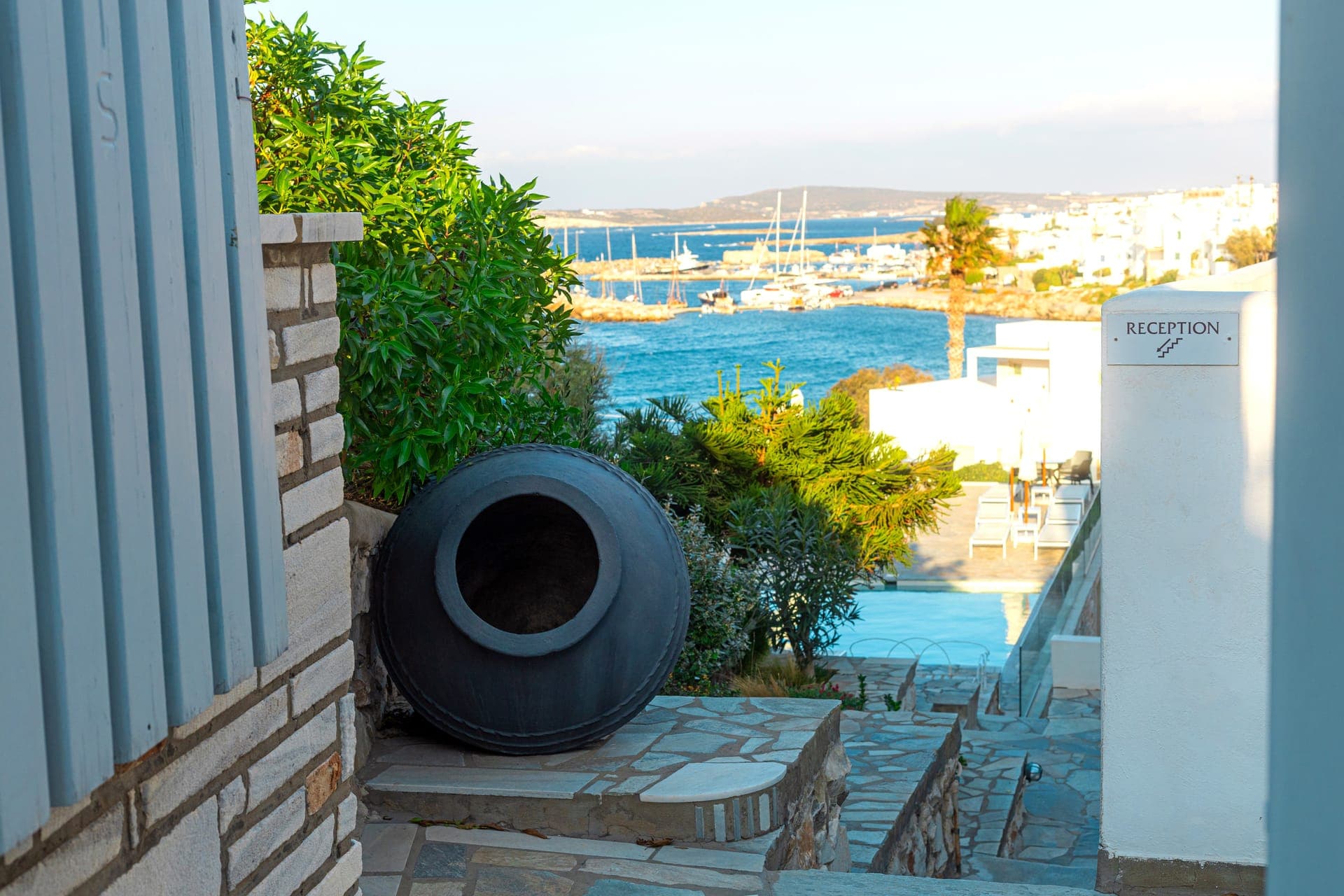 Adonis Hotel & Apartments