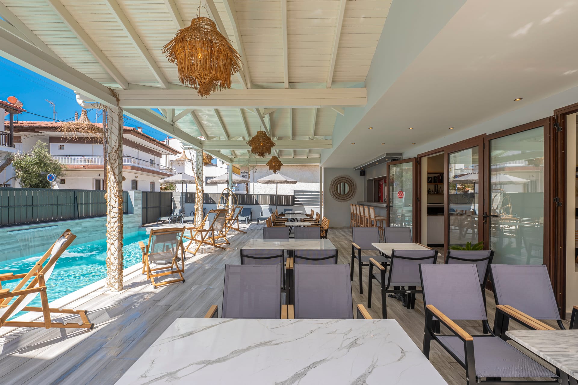 Adonis Hotel
