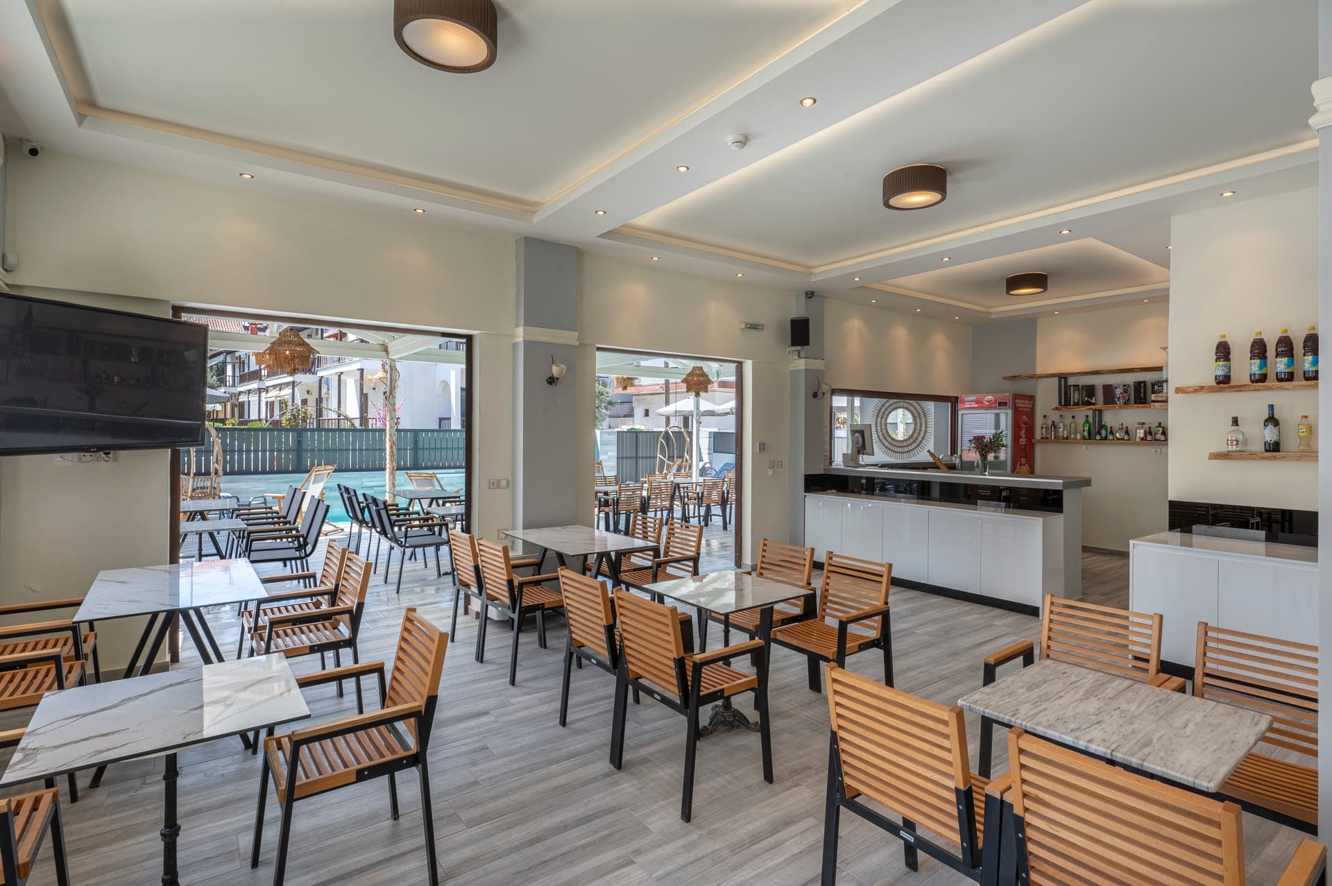 Adonis Hotel