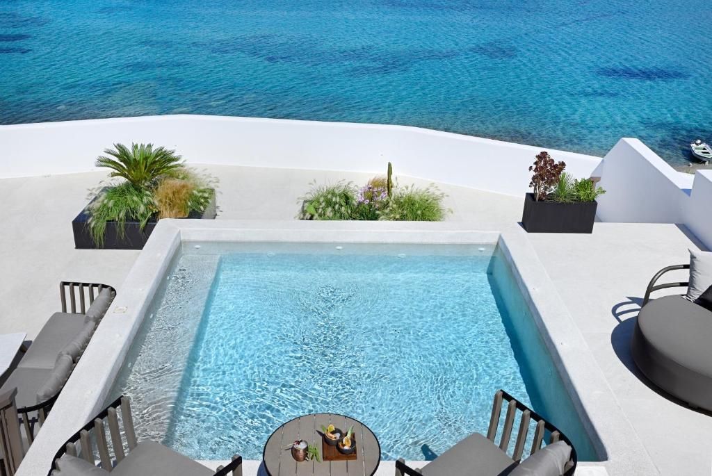 Aeonic Suites and Spa