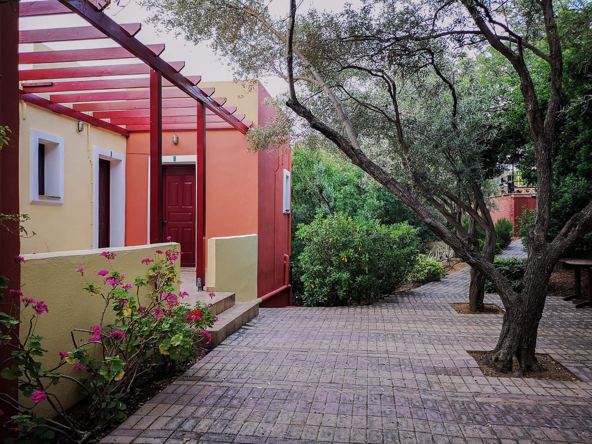 Aeriko Benovias Rooms & Apartments