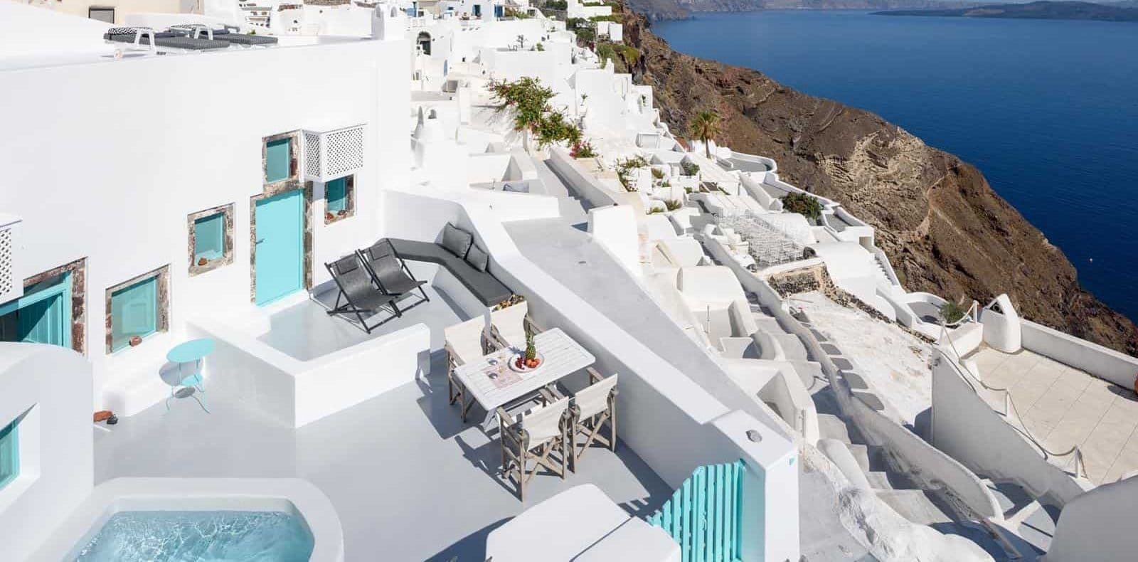 Cave Agapi Oia