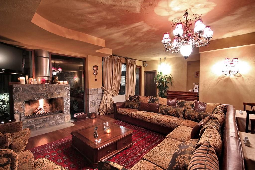 Aiora Luxury Suites