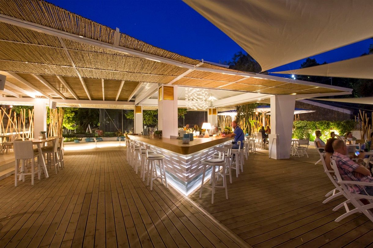 Akrotiri Beach Hotel