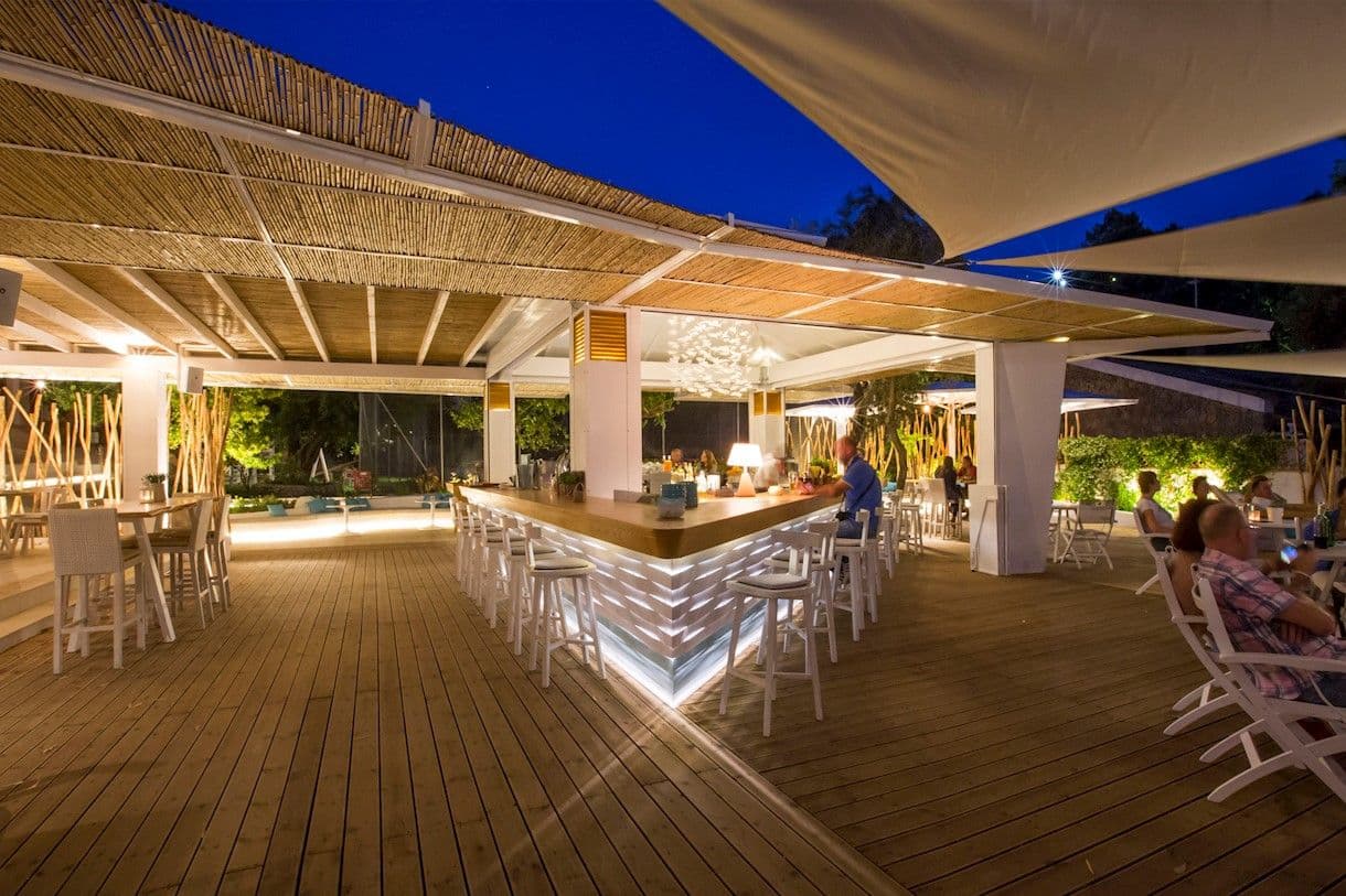 Akrotiri Beach Hotel