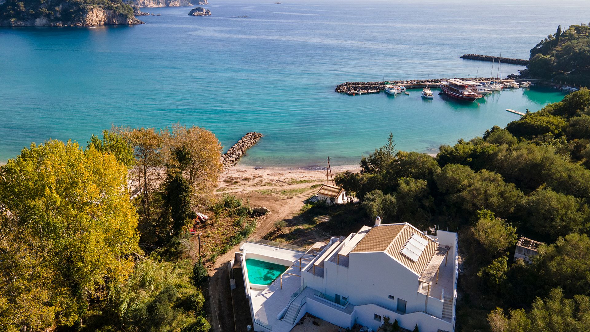 Alboro Seaside Suites
