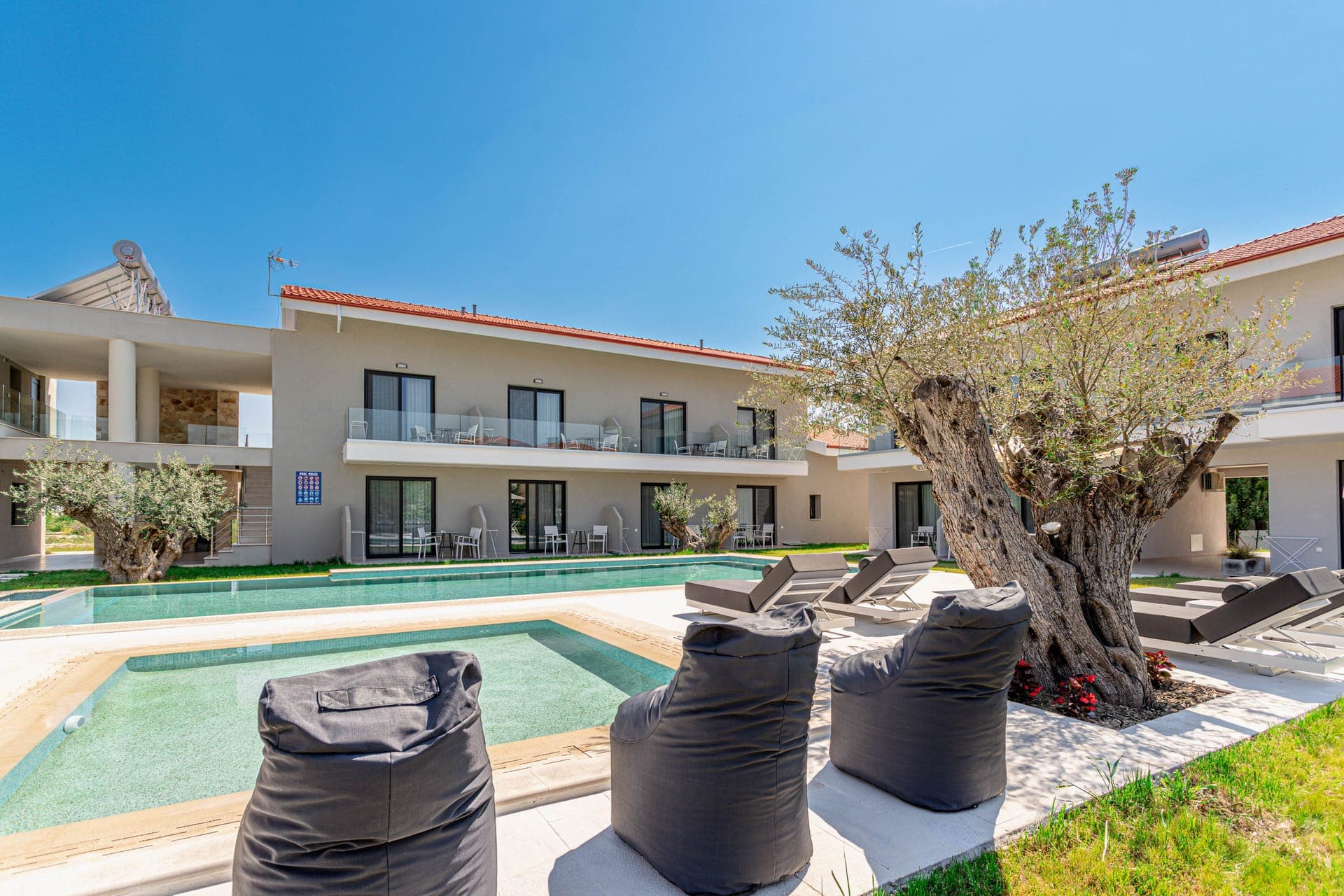 AlexMare Suites
