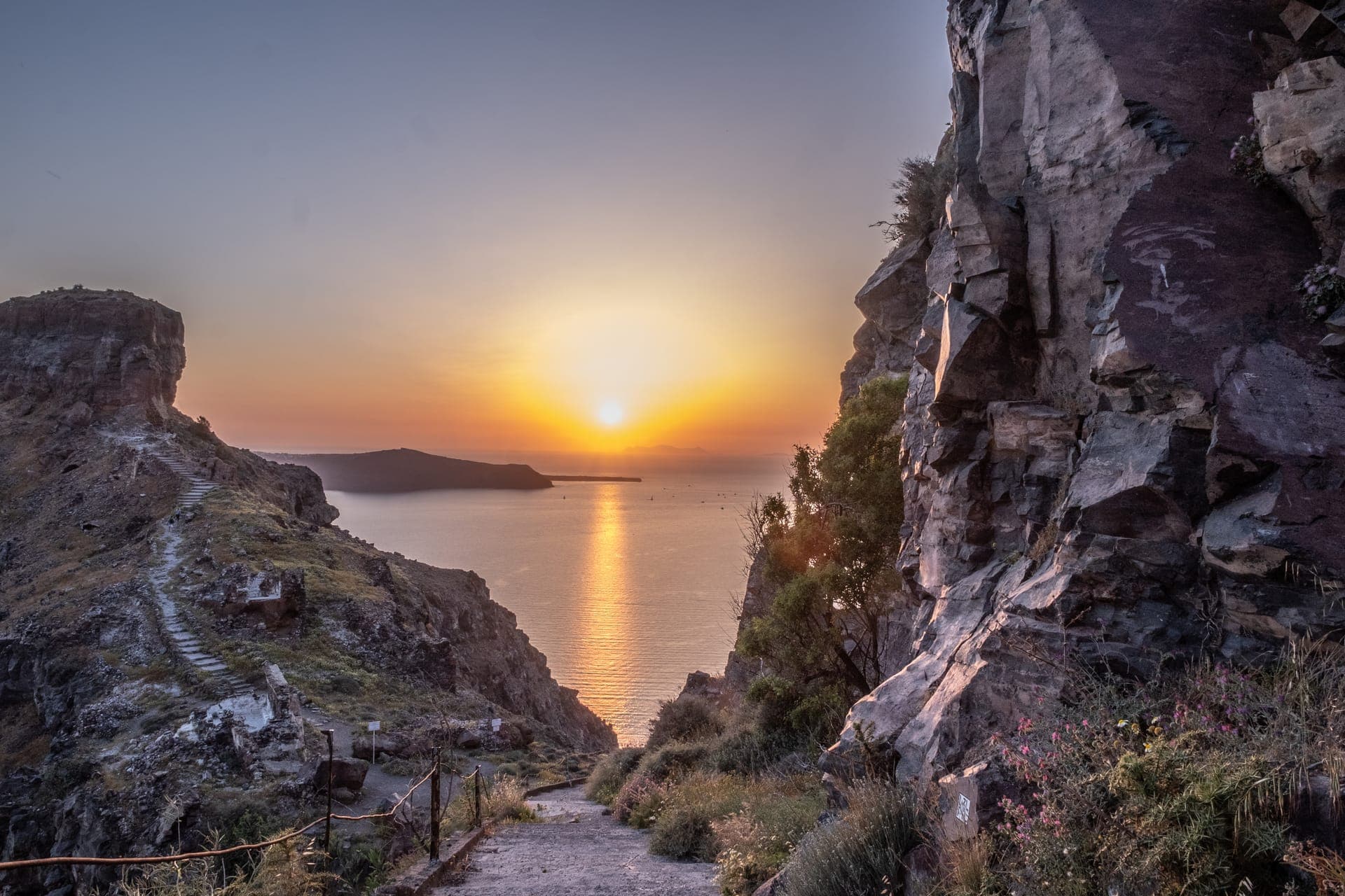 Anemos Cave Suites