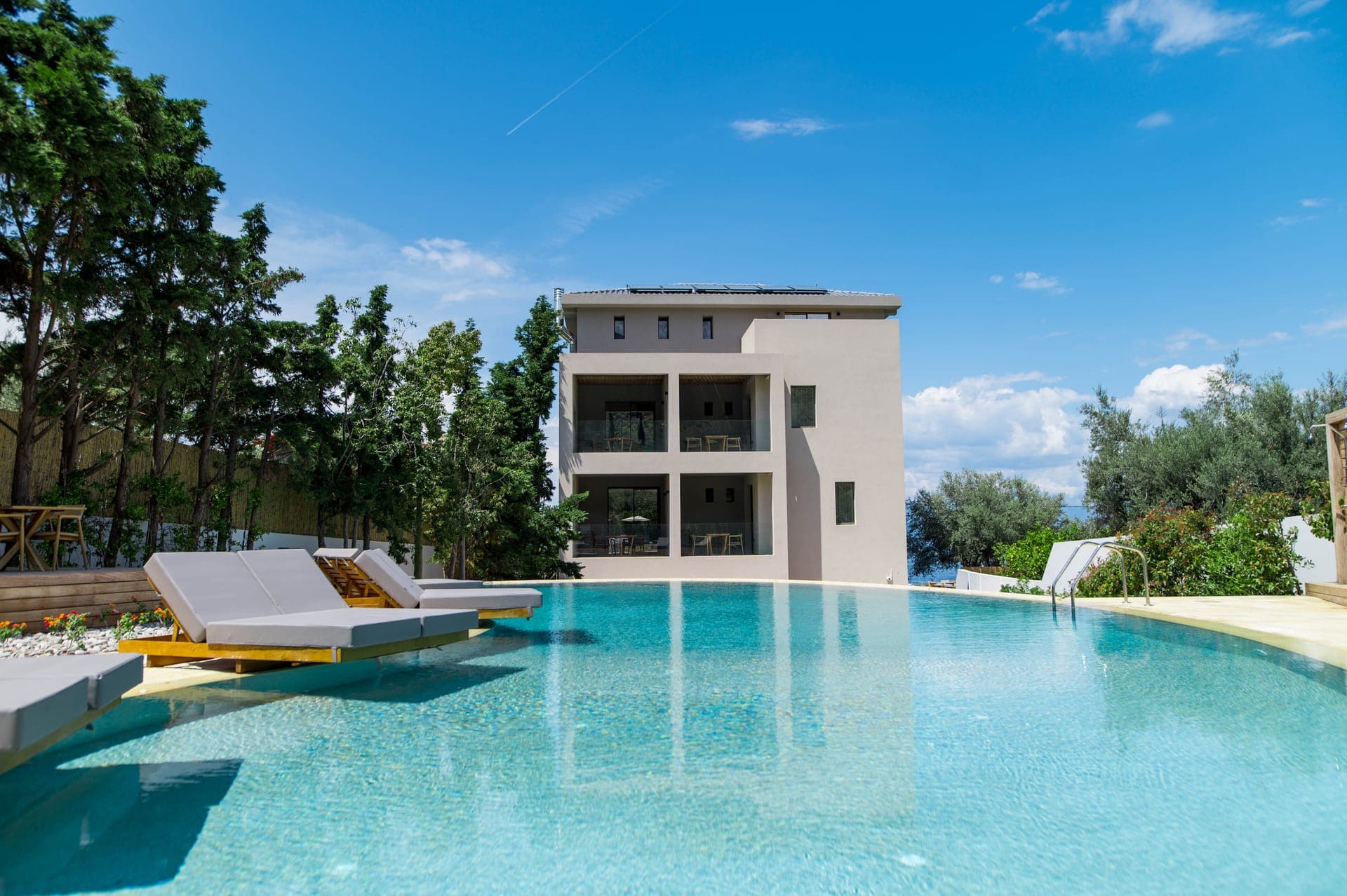 Alissachni Seaside Hotel