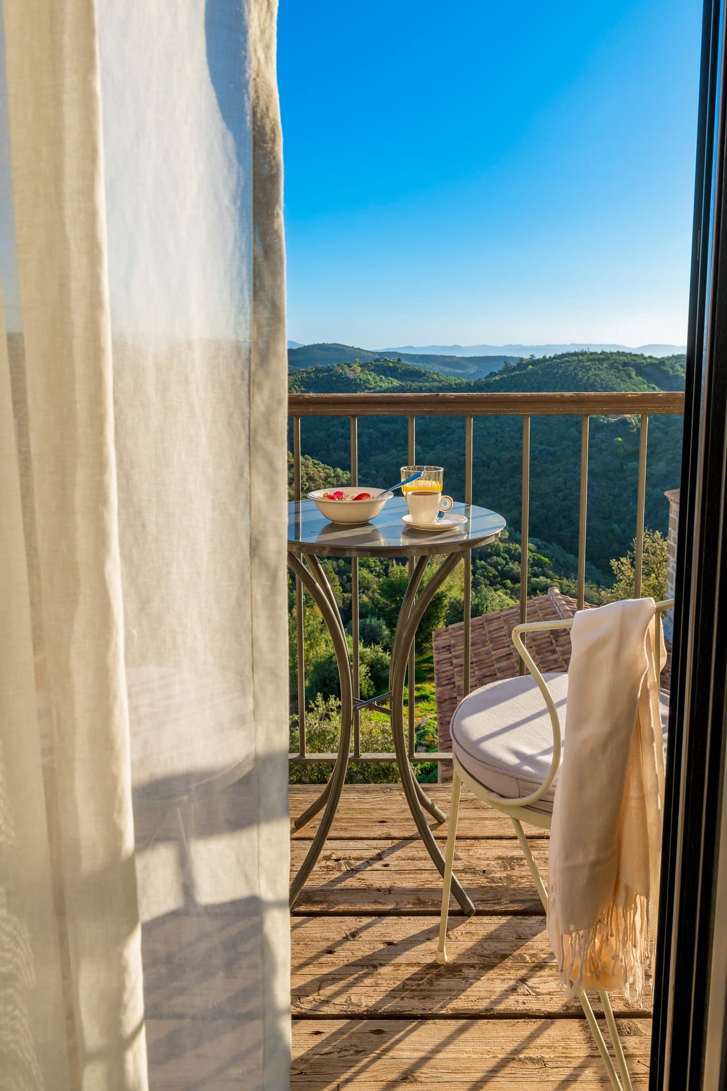 Alistos Hotel