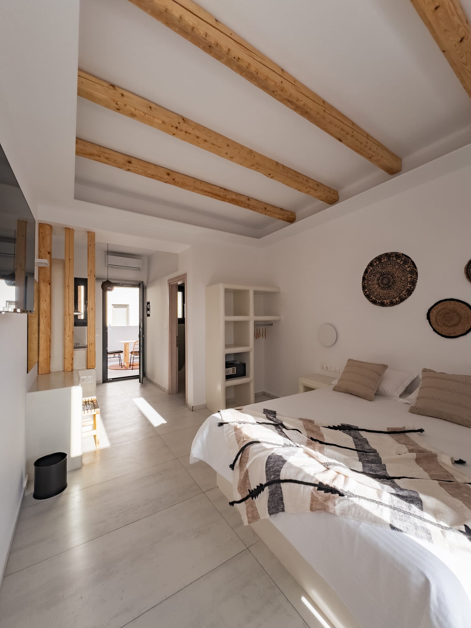 Alonia Suites