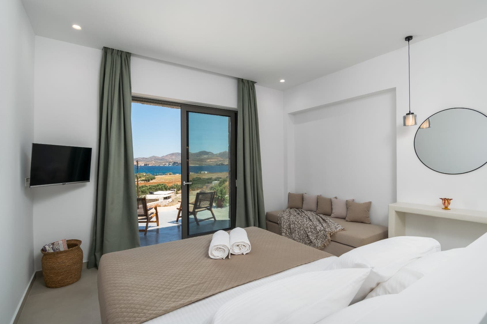 Aloni Suites Pollonia