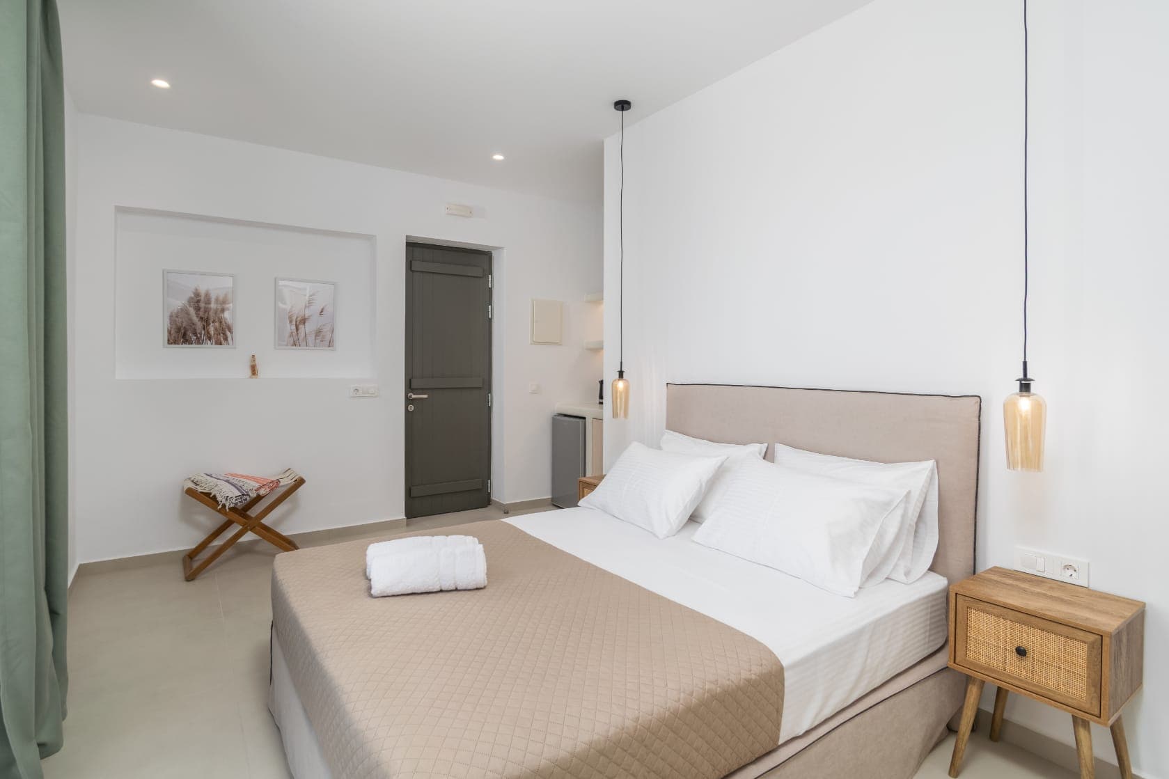 Aloni Suites Pollonia