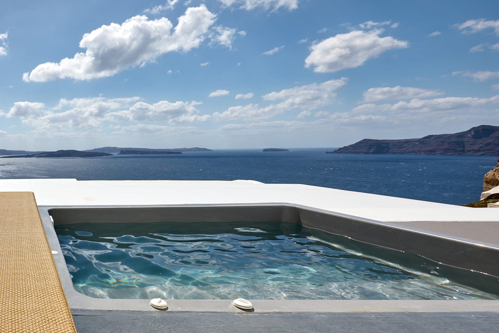 Allure Breeze Suites