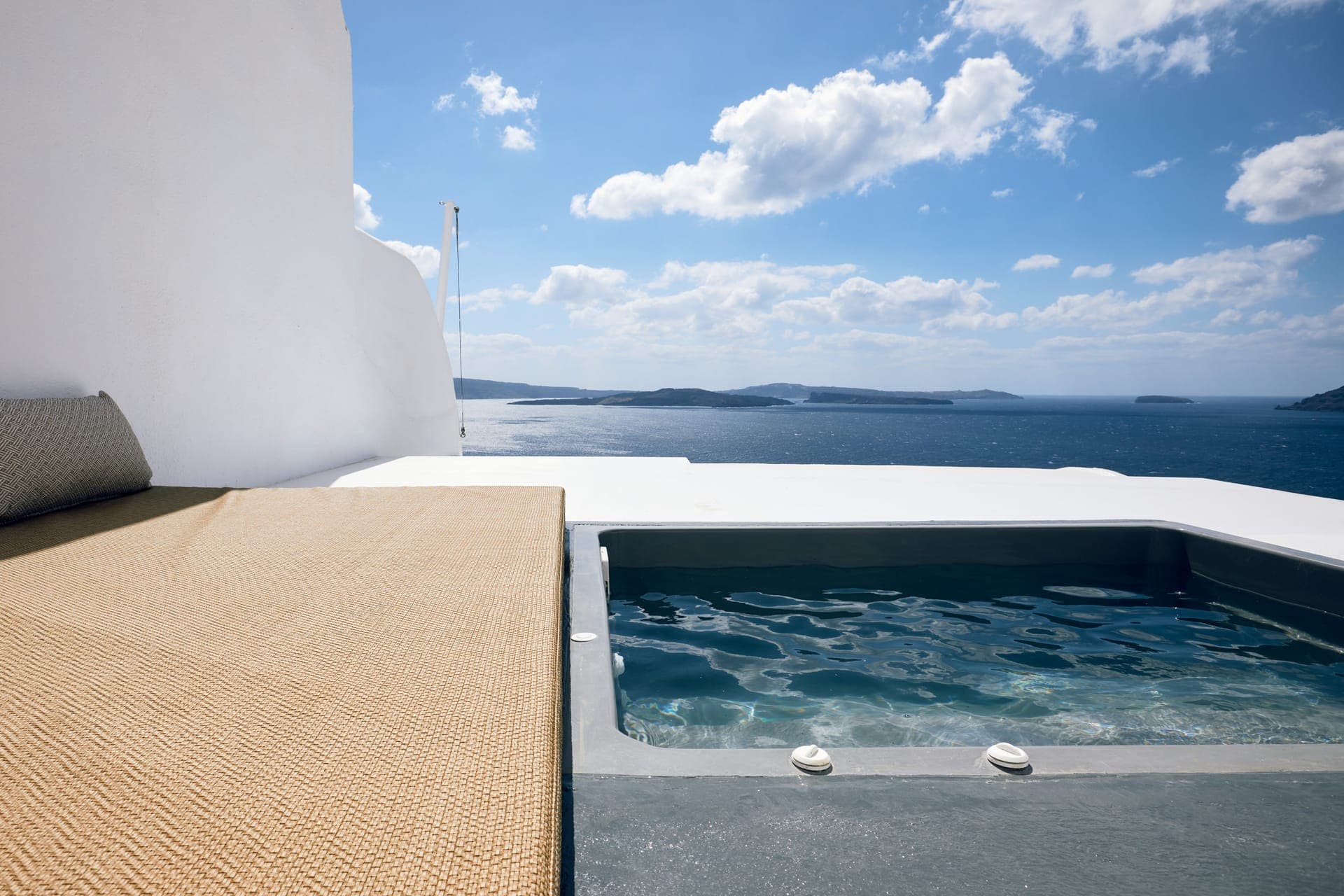 Allure Breeze Suites
