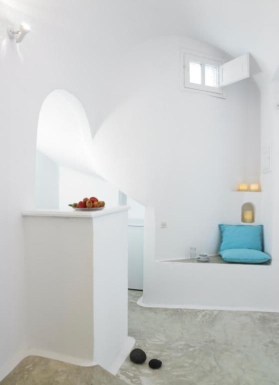 Altana Heritage Suites Santorini