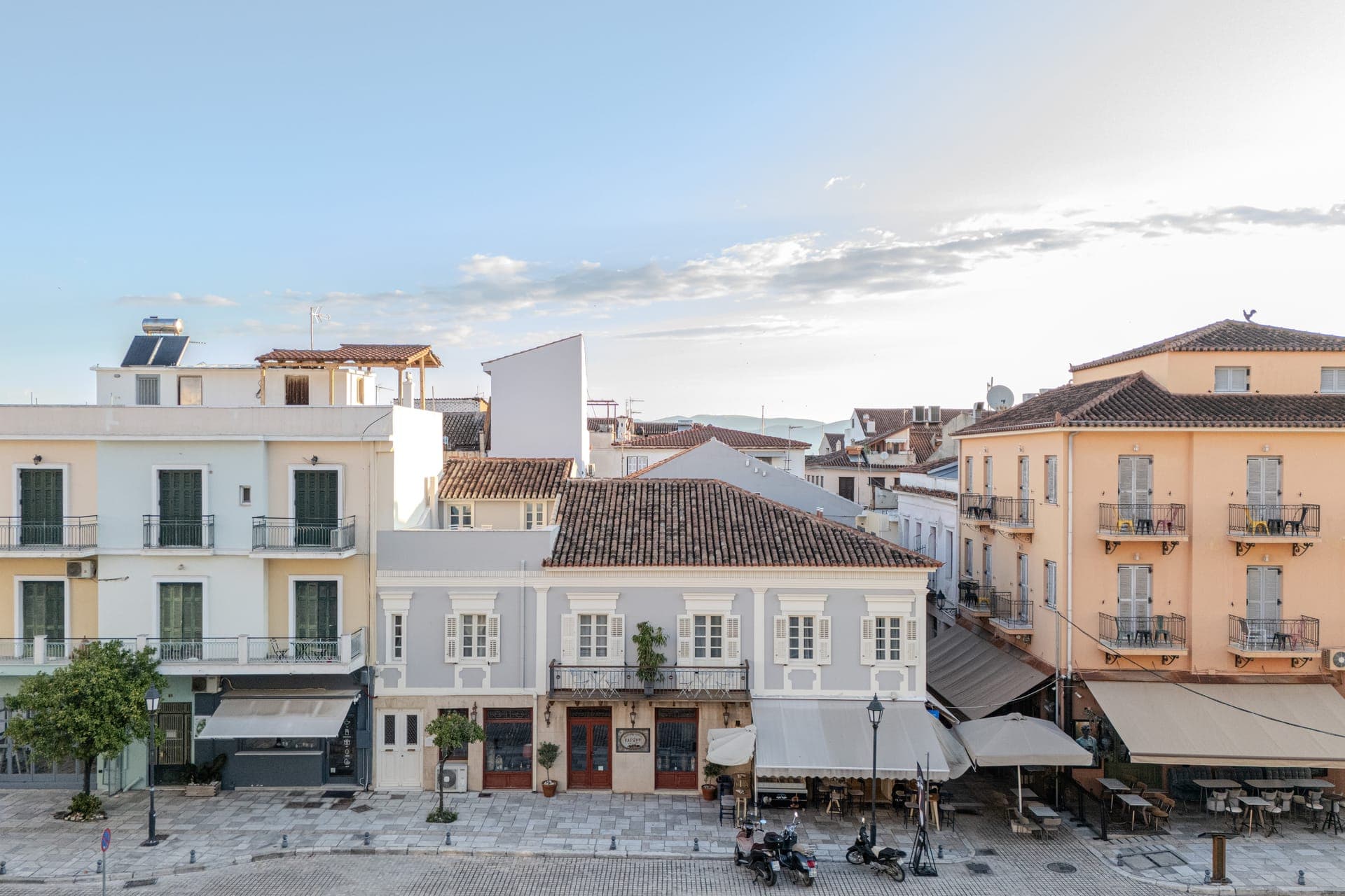 Amalie Suites