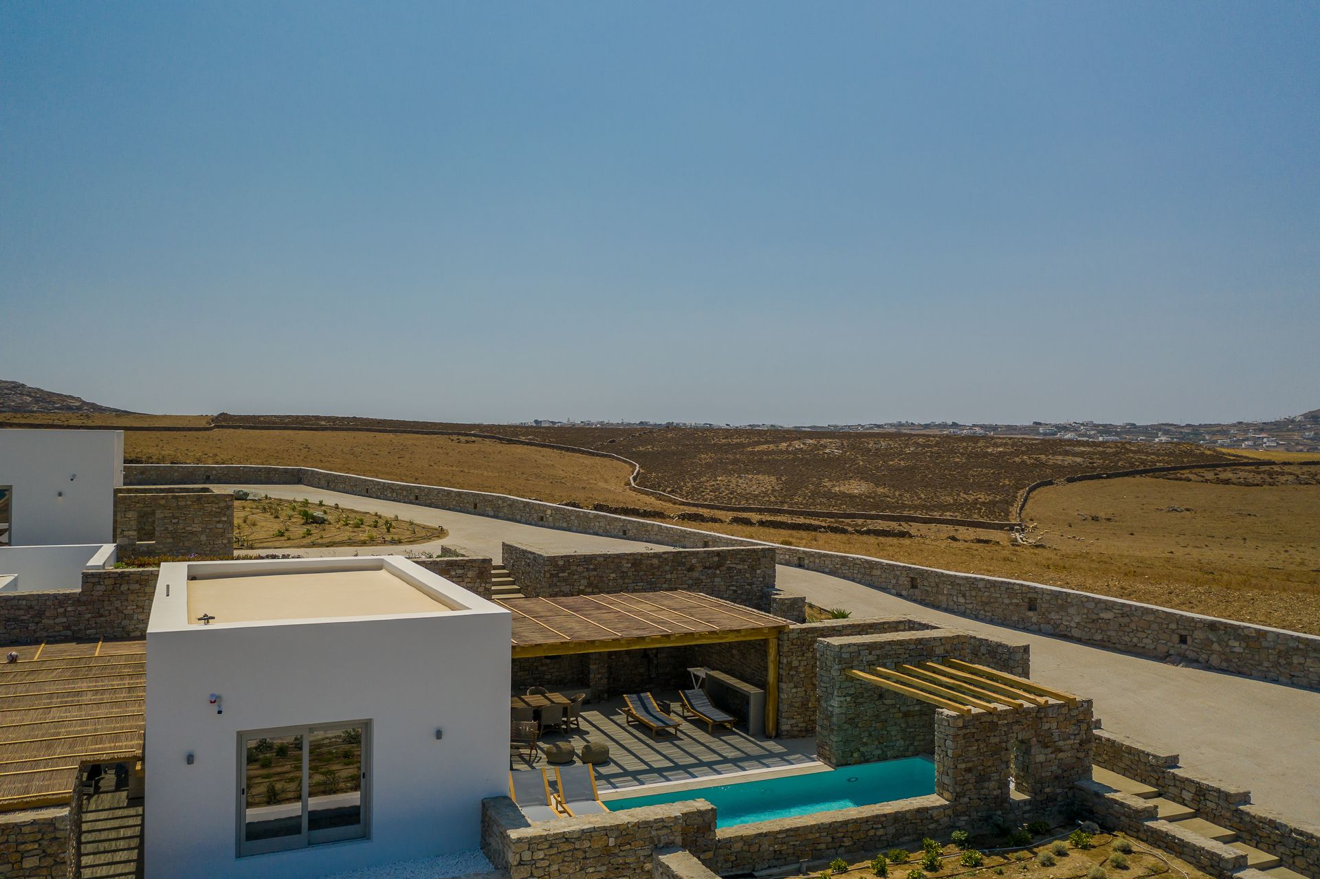 Amarelo Suites