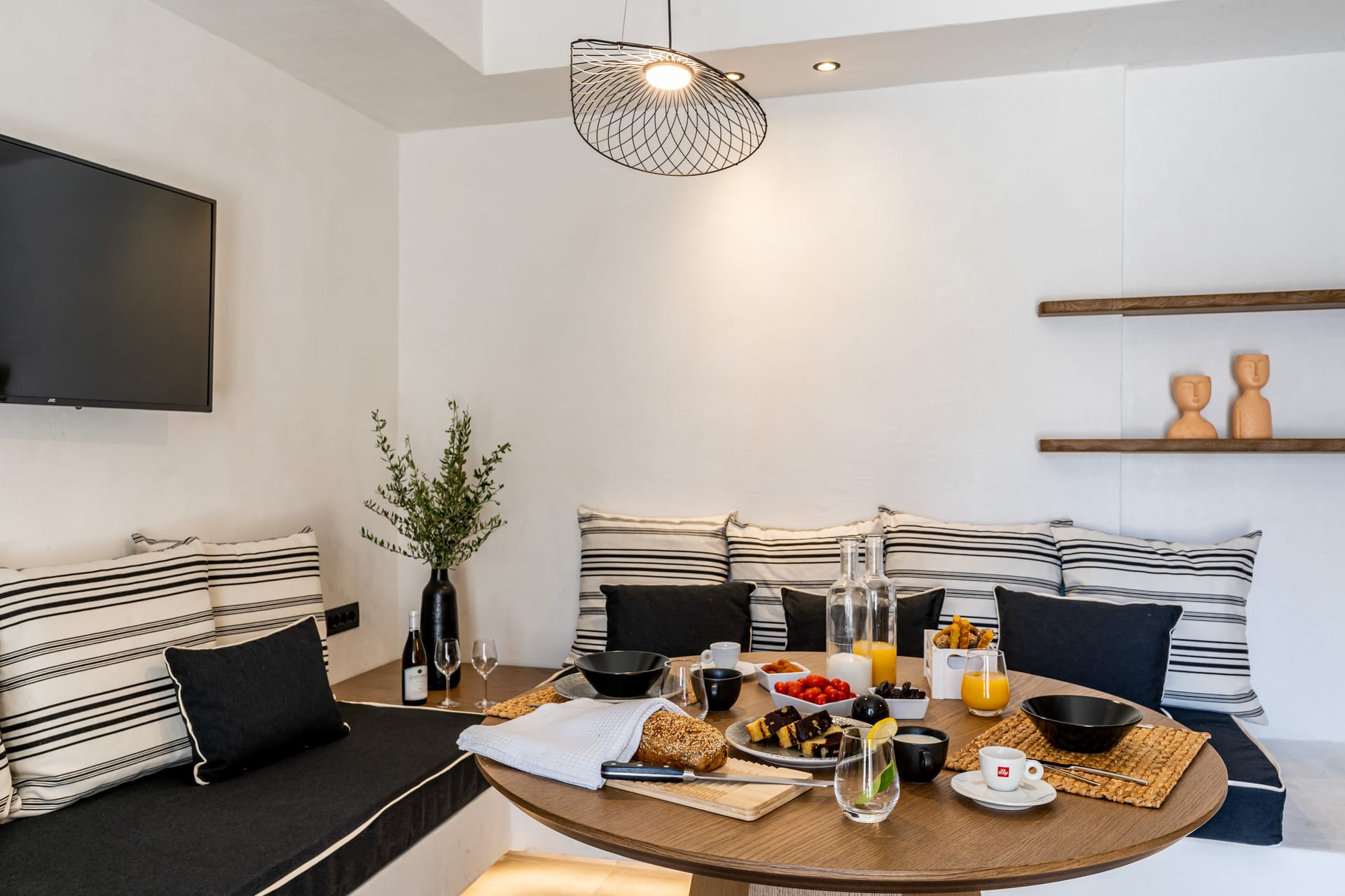 Amer Suites