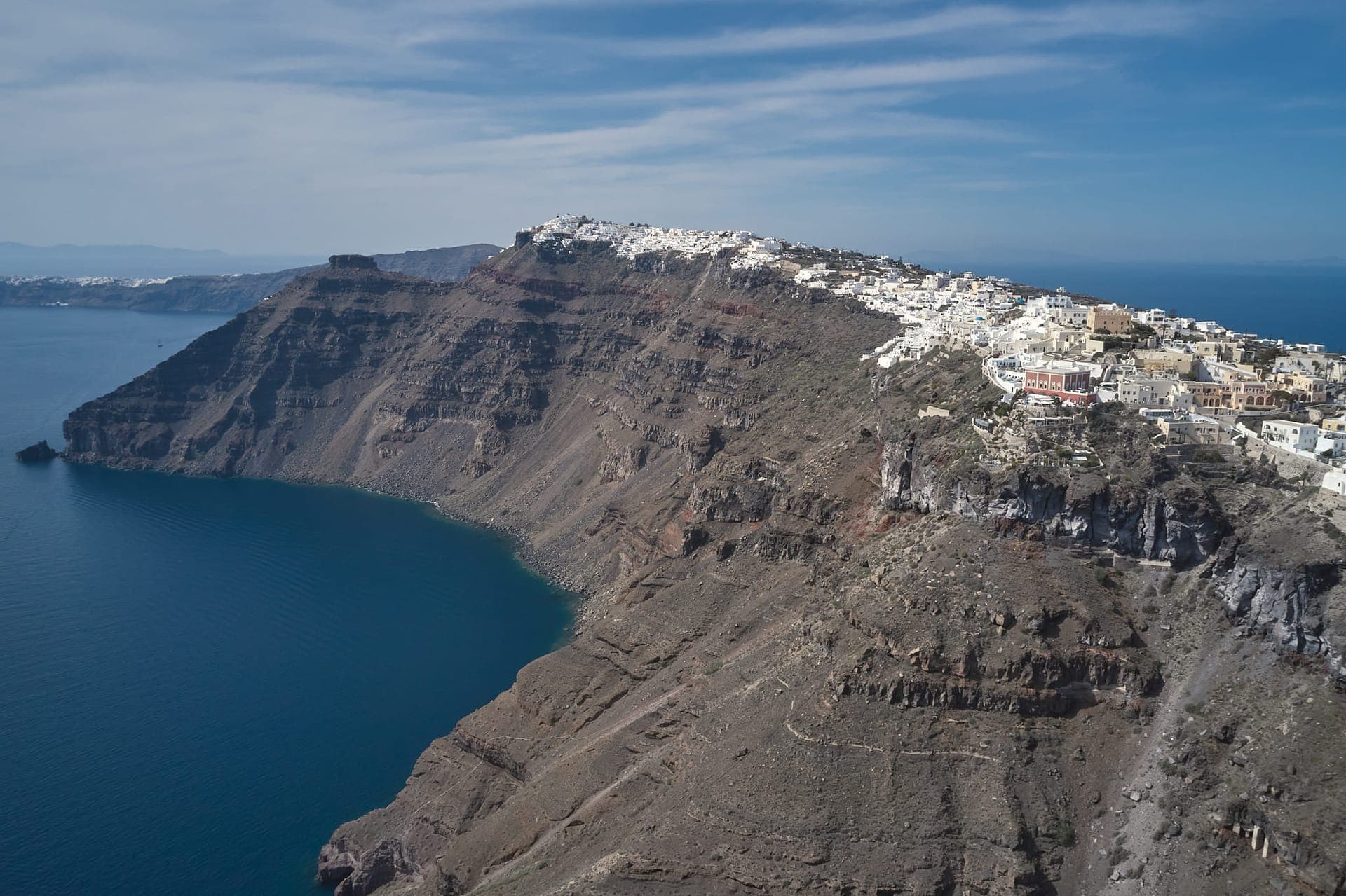Amphitheater Cave Houses