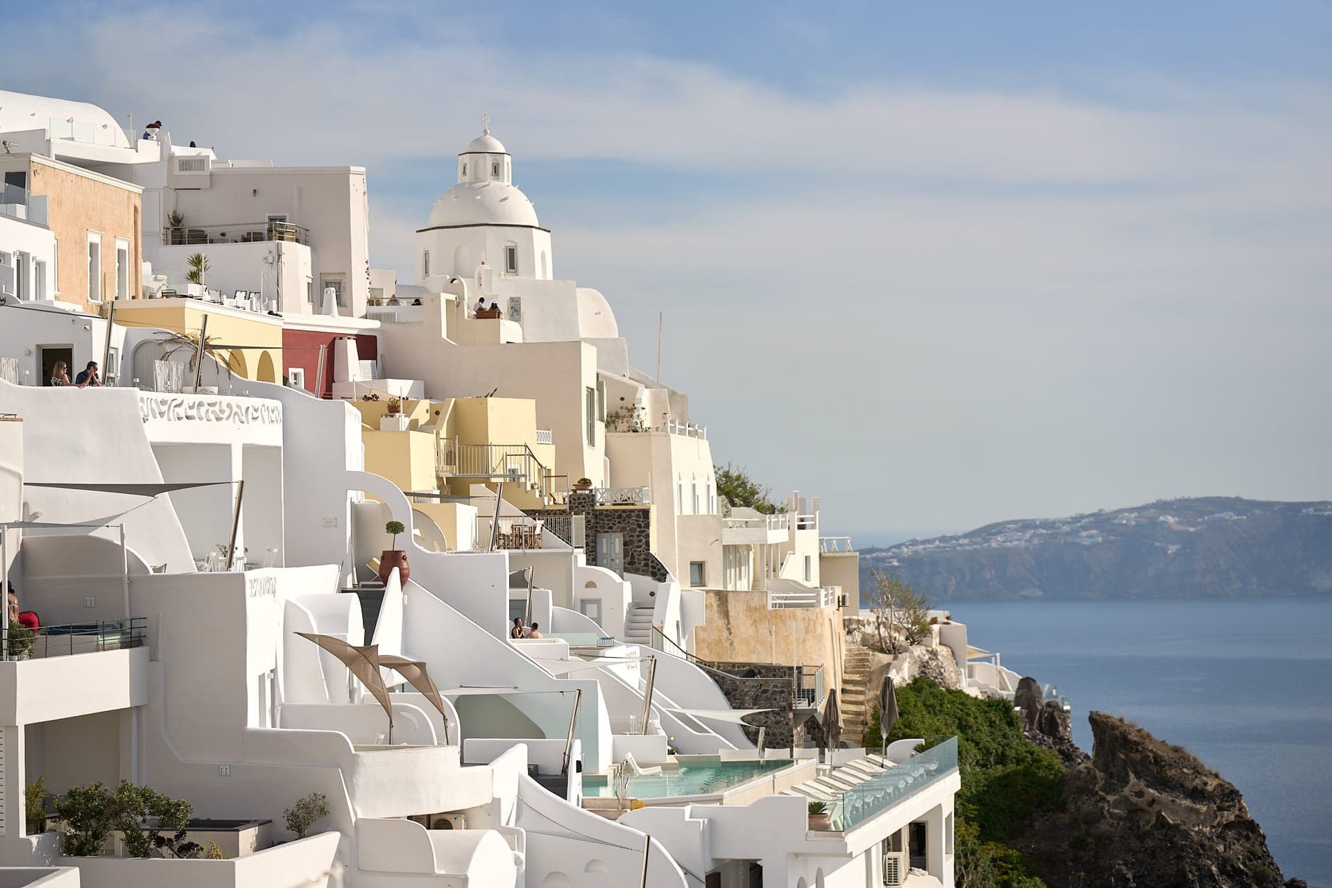 Amphitheater Cave Houses