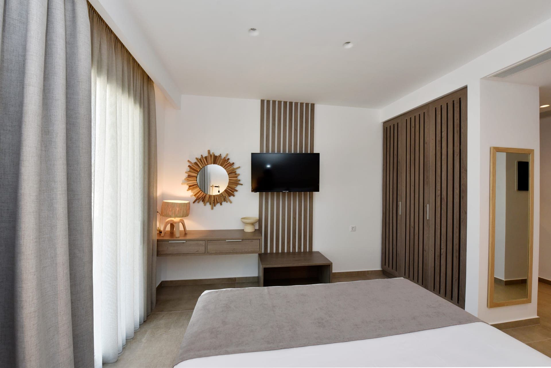 Anais Milos Suites