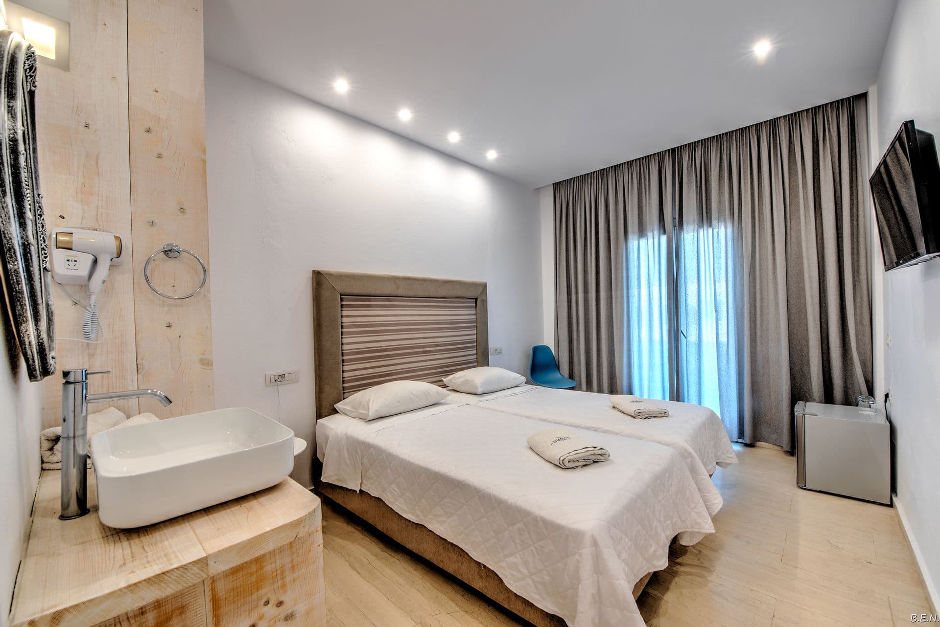 Anamar Santorini Hotel