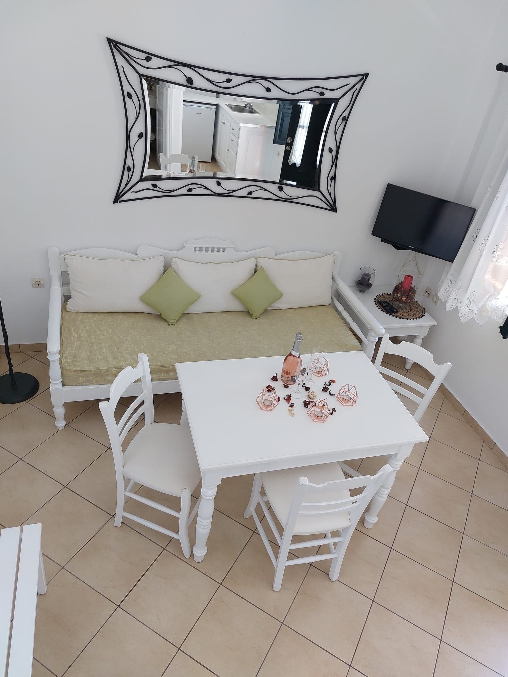 Anthonas Apartments