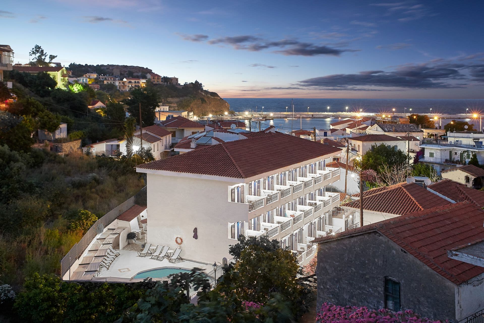 Atheras Hotel