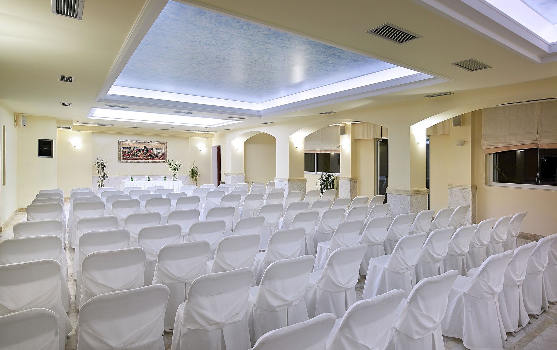 Avantis Suites Hotel Eretria