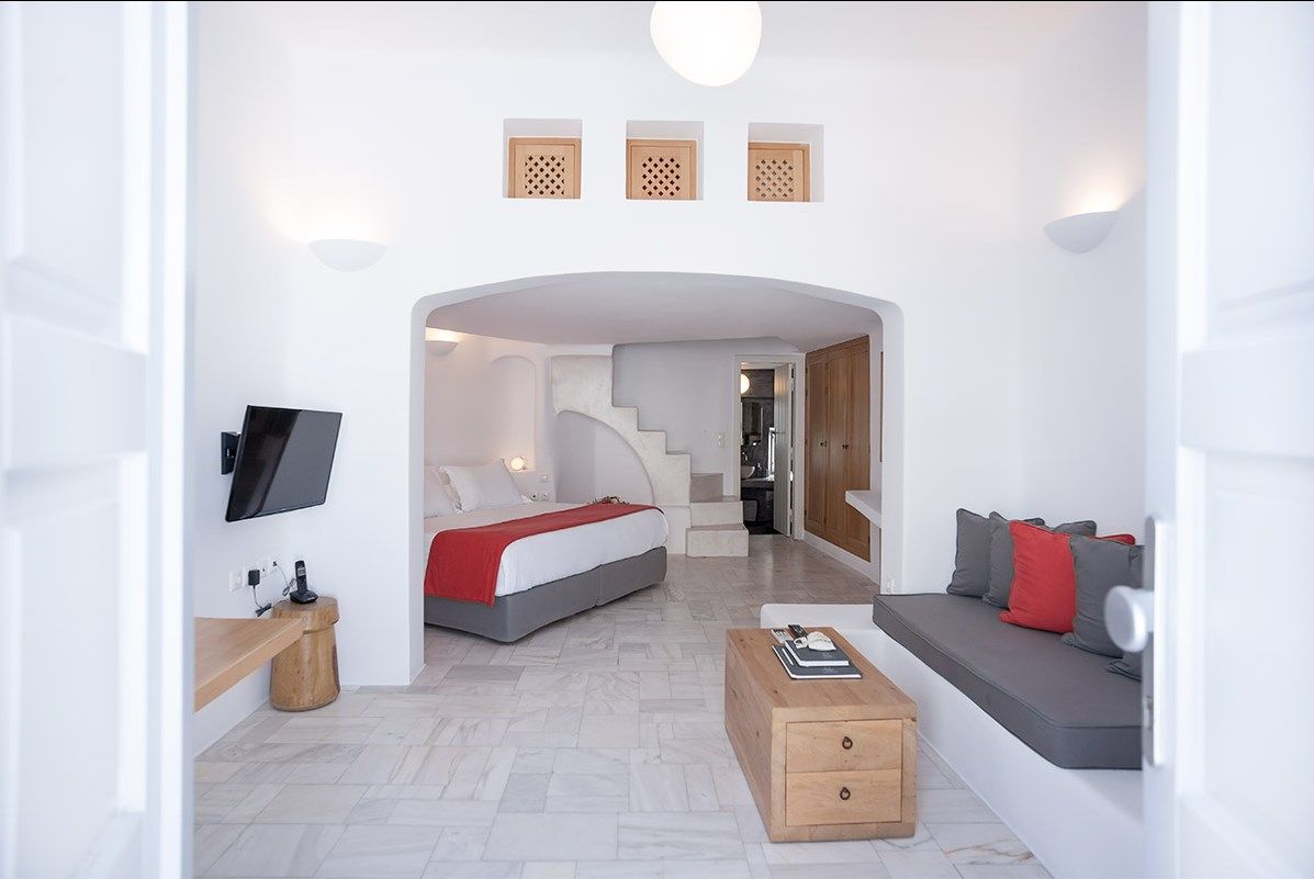Avista Suites Santorini