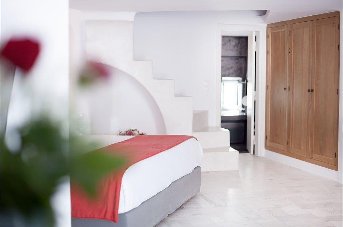 Avista Suites Santorini
