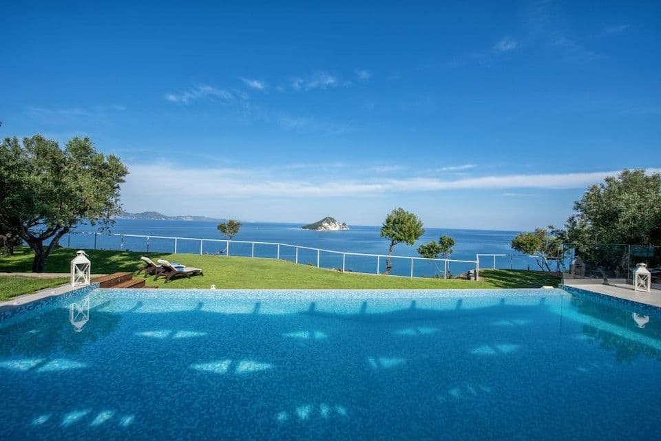 Avra Villa