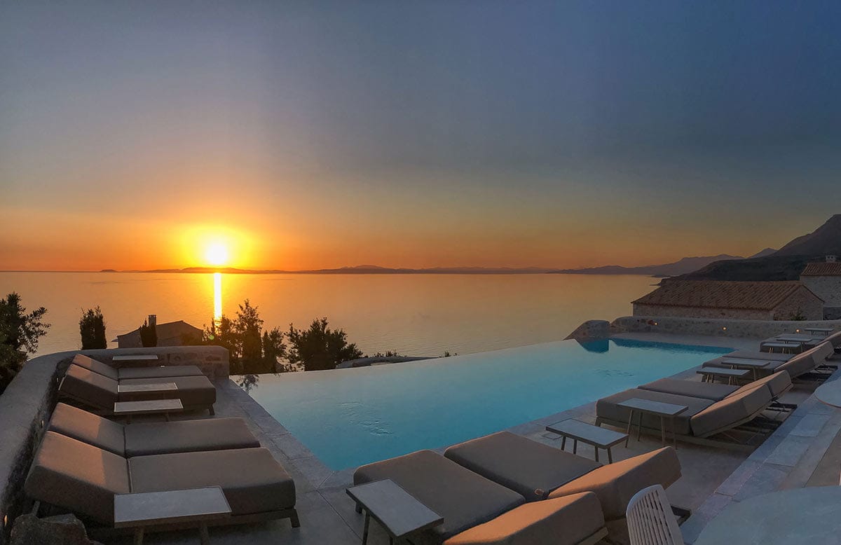 Bassa Maina Villas & Suites