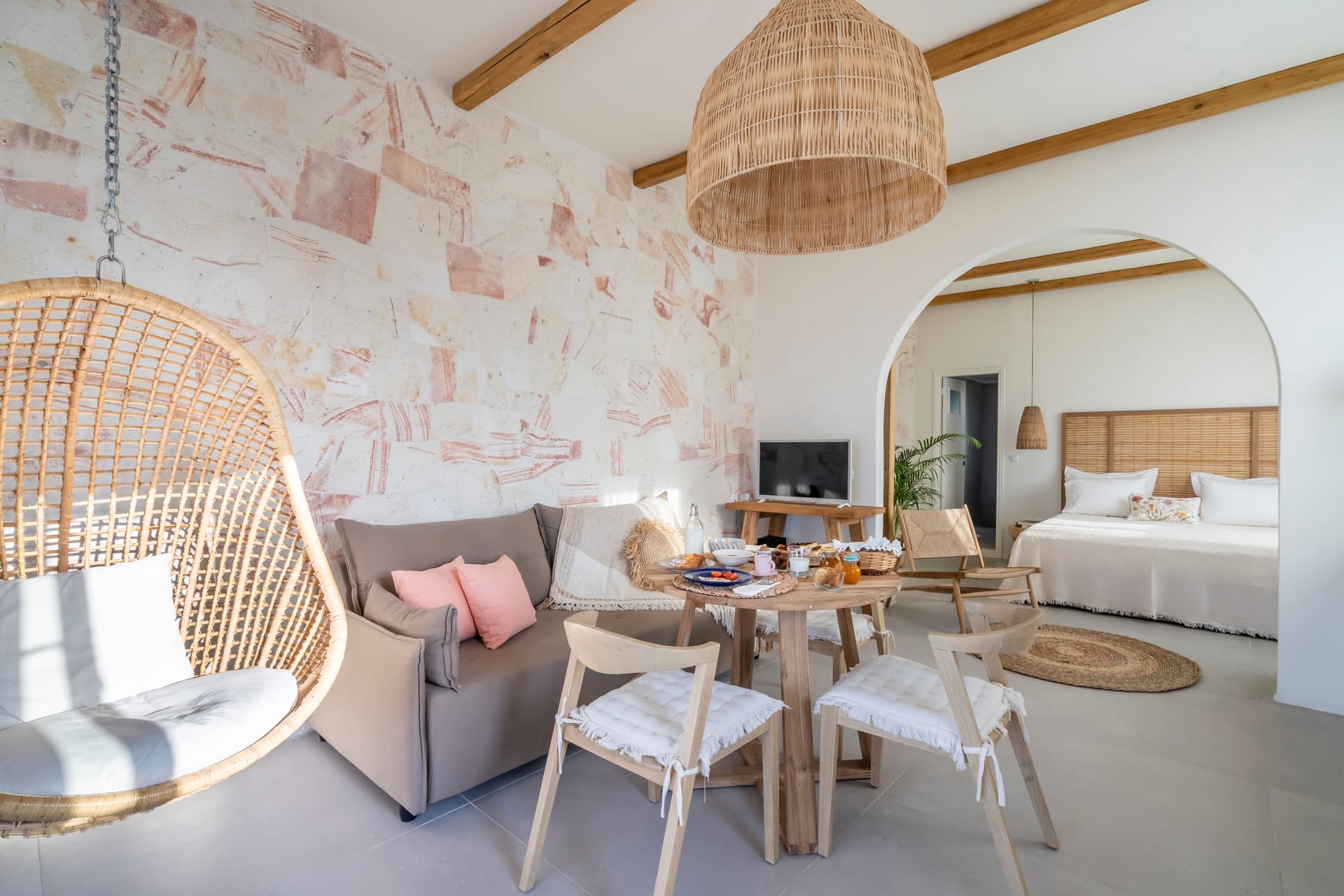 Beach House Syrma
