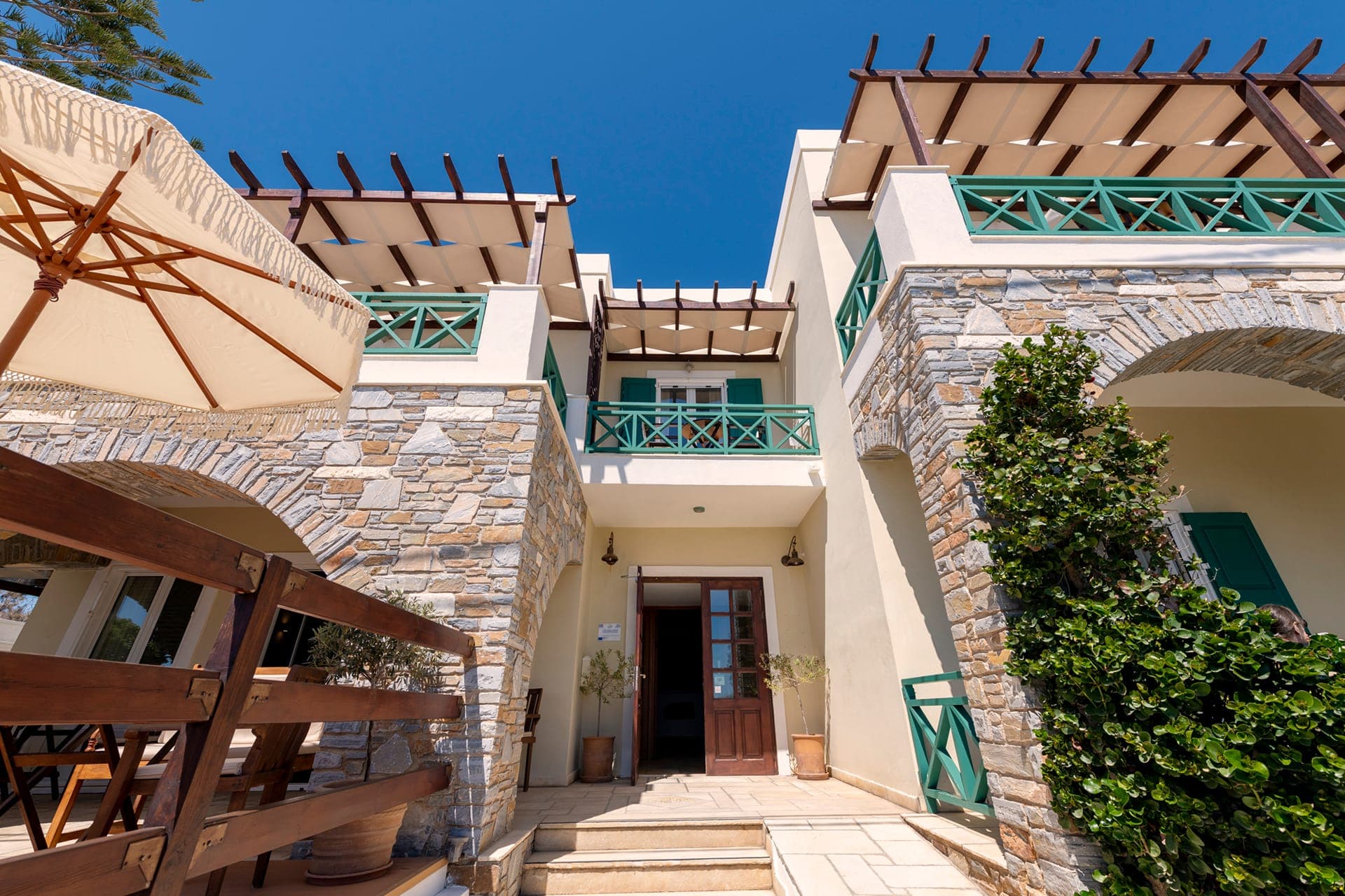 Brazzera Hotel Syros