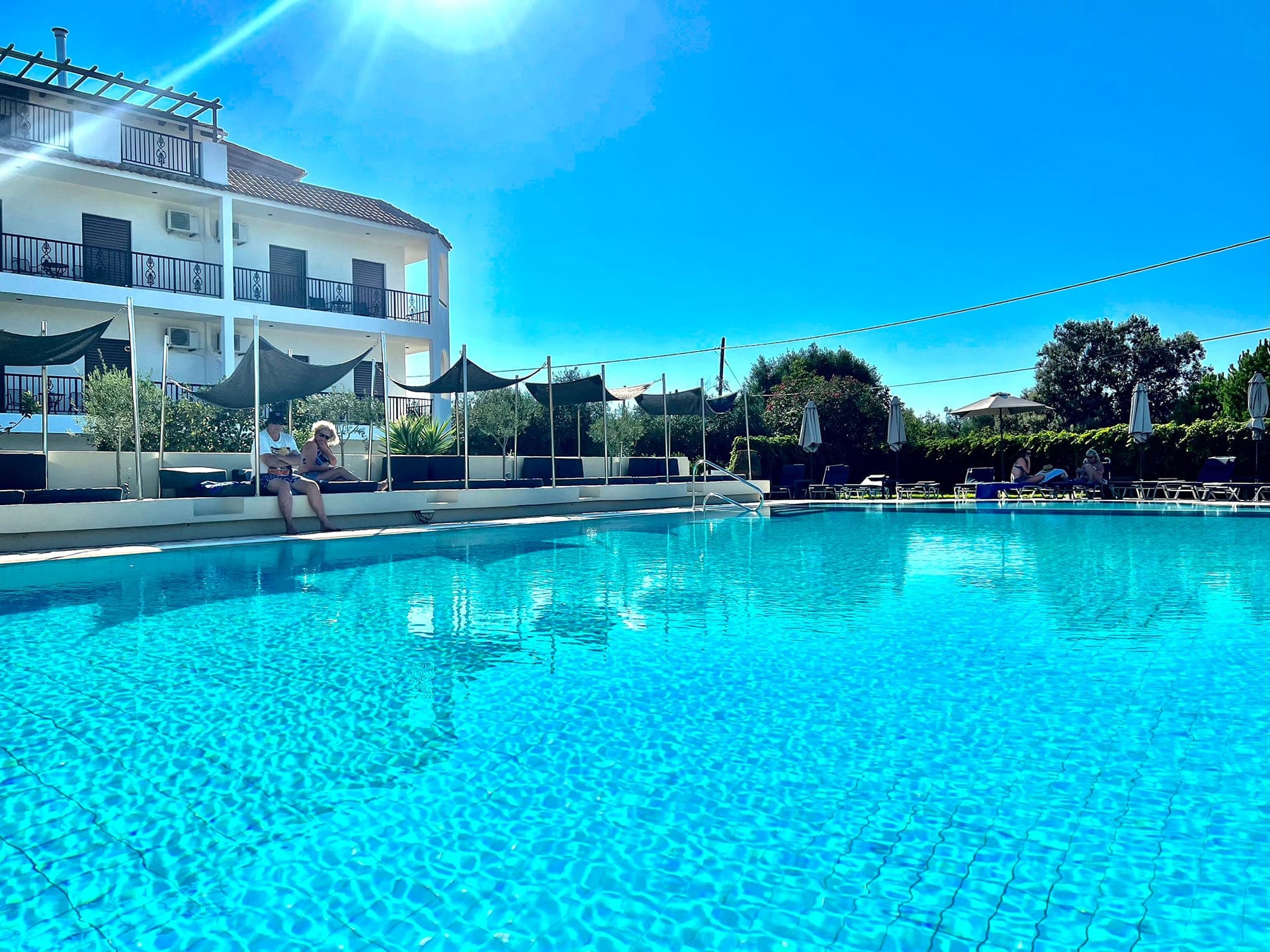 Bruskos Hotel & Suites