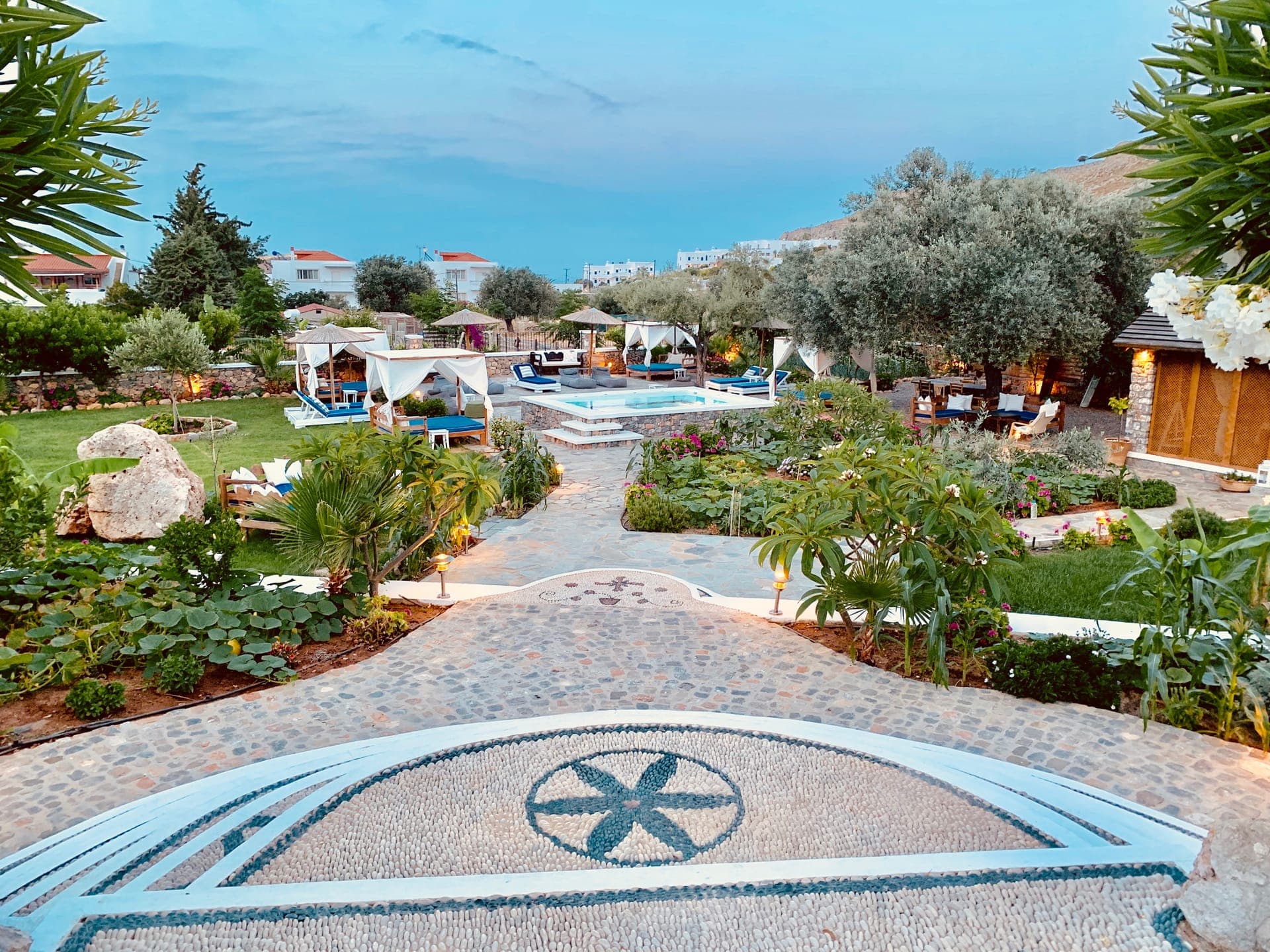 CEASARS GARDENS HOTEL & SPA