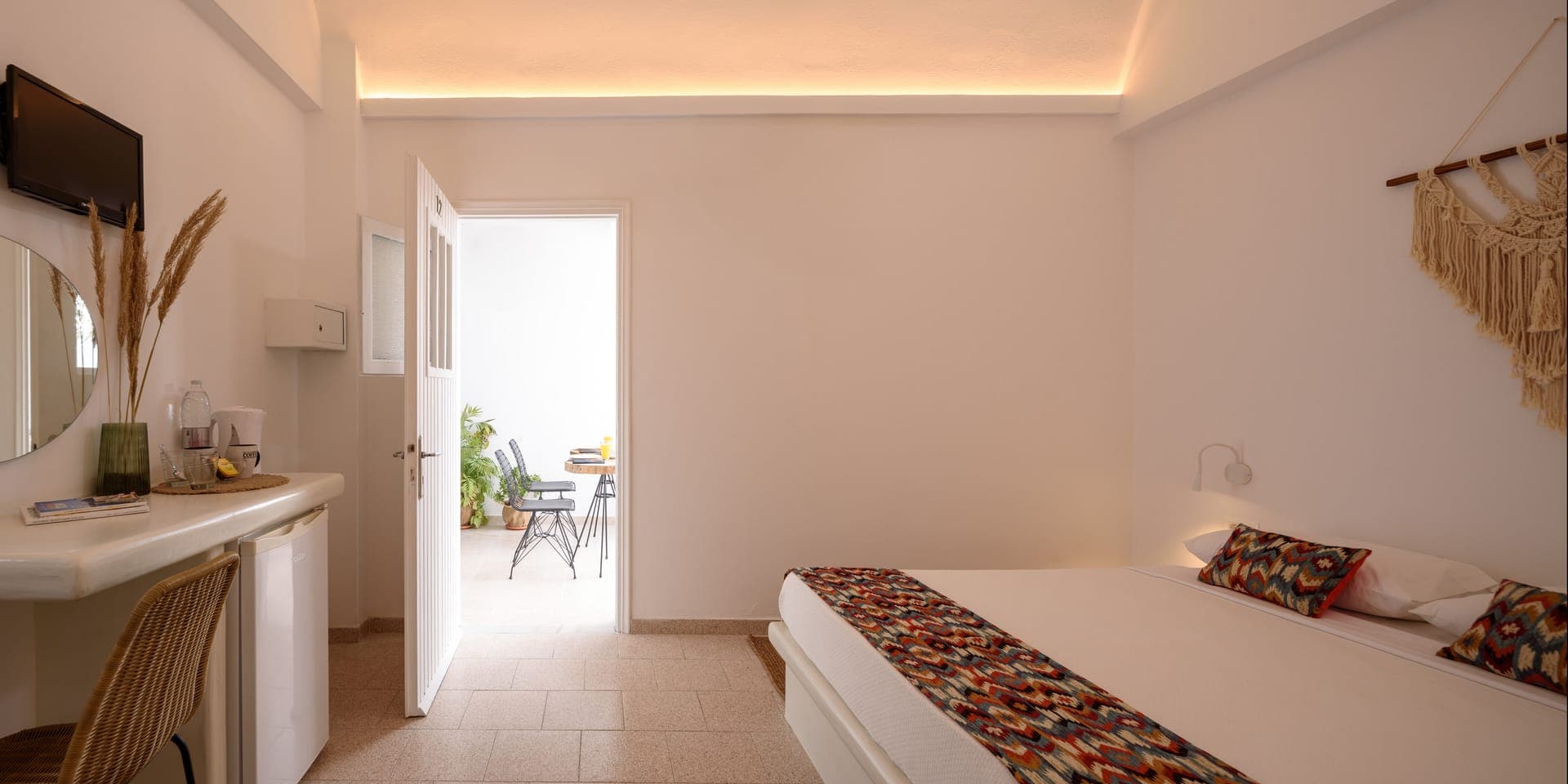 Cal Day Rooms Santorini